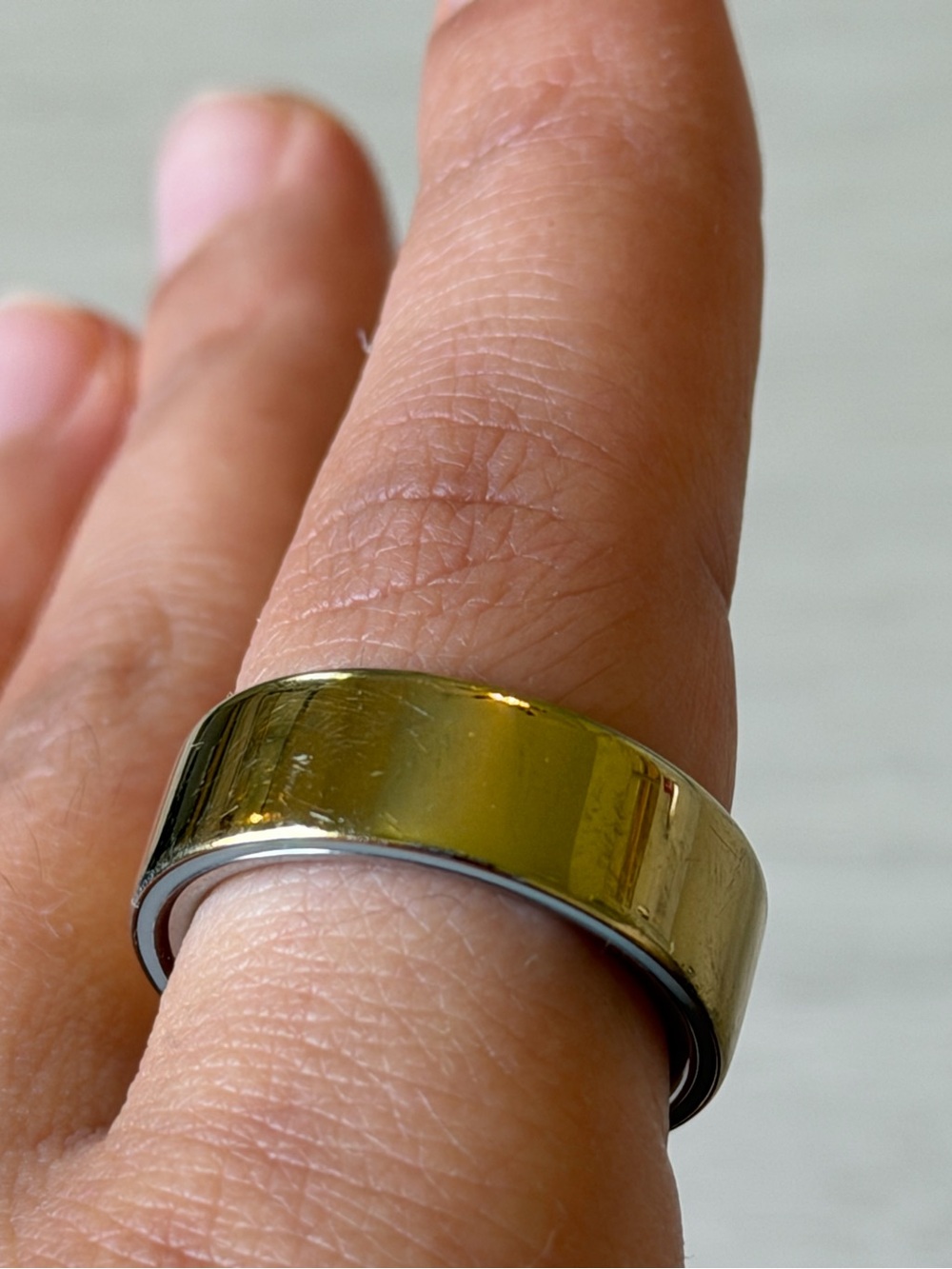 Oura Smart Ring 4 in Gold - Size 9 - Picture 8 of 9